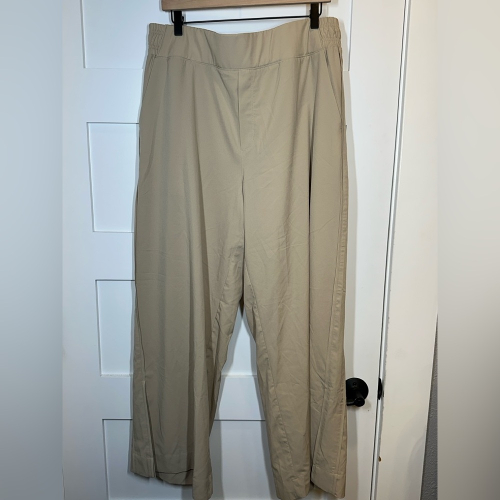 Old Navy High Wasted Stretch Tech Wide Leg Pants
